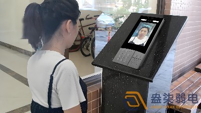 臉就是鑰匙，辦公大樓人臉識別門禁