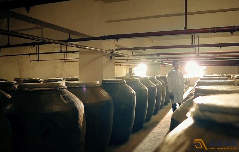 成都盎柒弱電—酒廠窖池測溫儀有什么作用？